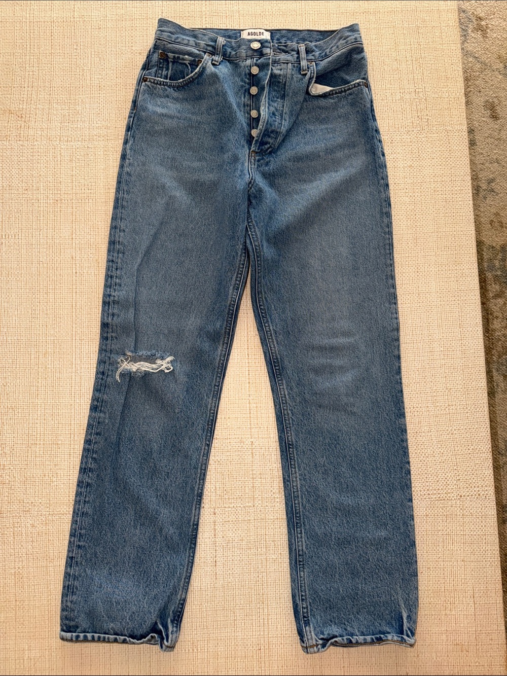 Agolde Straight-Leg High-Rise Jeans in Medium Blue with Knee Rip